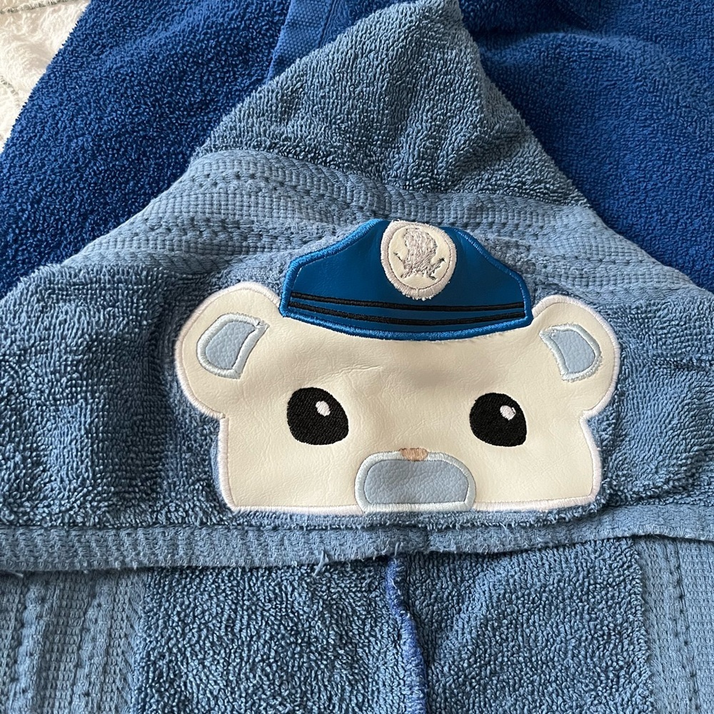 Octonauts Captain Barnacles Hooded Swim/Bath Towel for Kids